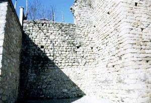 Mura di cinta del borgo