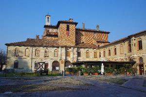 Borgo di San Colombano al Lambro