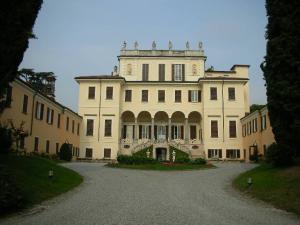 Villa Gnecchi, già Confalonieri - complesso