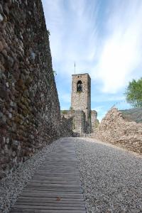 Torre campanaria e mura del castello - complesso