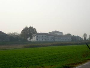 Villa e corte Chiaviche Collini - complesso