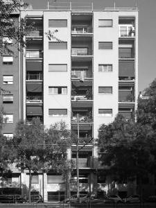 Fotopiano della facciata su via Legnano - fotografia di Sartori, Alessandro (2011)