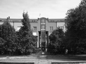 Edificio residenziale in via Aldo Moro 28, Lodi (LO) - fotografia di Introini, Marco (2015)