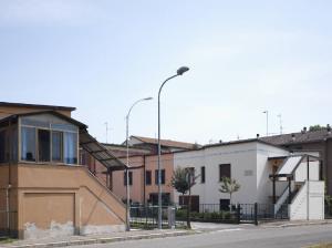 Edifici residenziali nel Villaggio Giardino Necchi INA-Casa, Pavia (PV) - fotografia di Introini, Marco (2015)