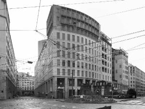 Edificio per abitazioni, negozi e autorimessa in via Albricci 1, Milano (MI) - fotografia di Introini, Marco (2015)