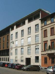 Condominio in piazza Sant'Ambrogio 14, Milano (MI) - fotografia di Garnerone, Daniele (2005)