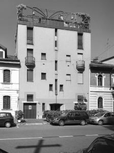 Condominio in via Pisacane 25, Milano (MI) - fotografia di Introini, Marco (2015)