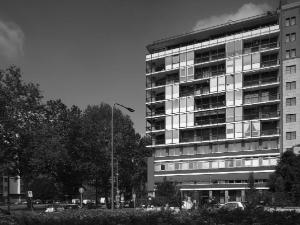 Condominio in piazza Repubblica 11, Milano (MI) - fotografia di Introini, Marco (2015)