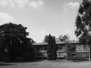 La scuola vista dal parco di Villa Durini - fotografia di Introini, Marco (2015)