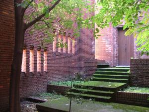 Il chiostro alberato - fotografia di Garnerone, Daniele (2005)