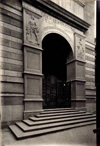 Veduta architettonica - padiglione espositivo dell'Italia all'Esposizione delle Arti Deborative - Parigi 1925 - facciata - particolare