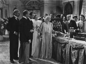 Fotografia del film "La damigella di Bard" - Regia Mario Mattoli 1936 - L'attrice Emma Gramatica e altri attori non identificati.