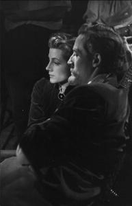 Fotografia del film "Daniele Cortis" - Regia Mario Soldati 1947 - L'attrice Sarah Churchill e l'attore Vittorio Gassman seduti.