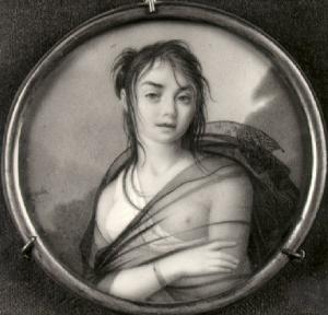 Figura di giovane donna avvolta in un velo con un seno scoperto