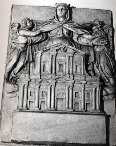 Stemma della Fabbrica del Duomo di Milano, con Madonna, due angeli e la facciata secondo il modello Pellegrini-Richini