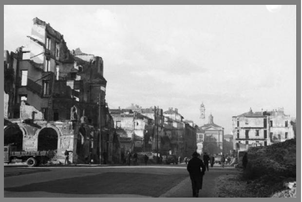 Milano, piazza Vetra, 1945 