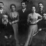 Foto di famiglia nel 1898_ da sinistra in piedi_Carlo II_ la moglie Rosa Baratto_Michele_ Rosina e Giovanni_seduti Carlo Colla e la moglie Teresa Lucottirid