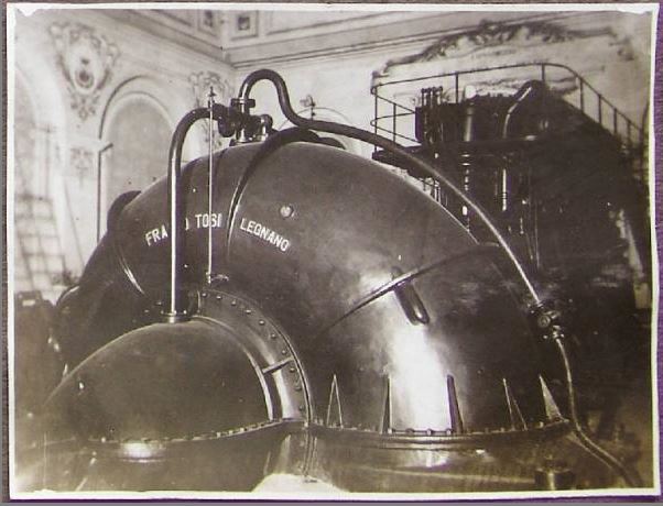 Moglia di Sermide (MN) Stabilimento idrovoro, Ex Consorzio di Bonifica di Revere Foto 1924 – 1926 Sala macchine - Gruppo motore-pompa Franco Tosi 
