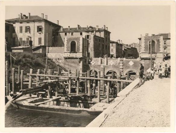 Mantova - Ponte Arlotto – Stabilimento idrovoro Smantellamento del vecchio ponte Foto 12/08/1930