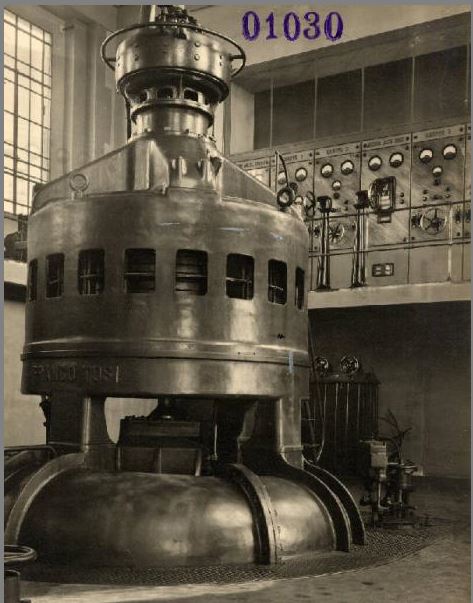 Impianto idrovoro di Roncole di Gazzuolo Sala macchine - Elettropompa della Franco Tosi Ufficio Fotografico Ercole Marelli (attr.) Foto 1933