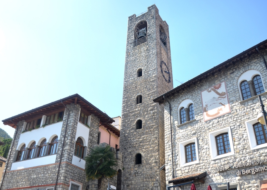 Torre Fenaroli (ex), Tavernola Bergamasca (BG). Foto Paolo Ardiani
