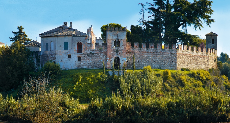 Castello Castellaro Lagusello (MN) - clicca sull'immagine per la scheda