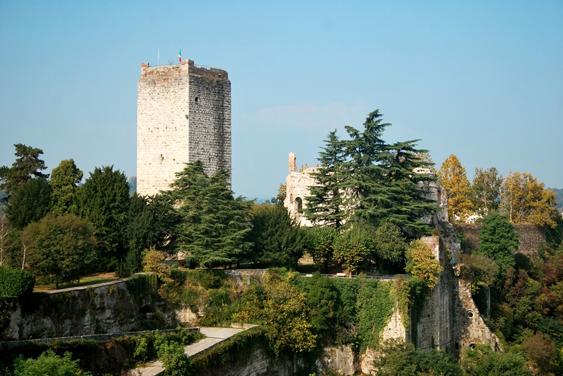 Castello di Trezzo d'Adda - clicca sull'immagine per la scheda