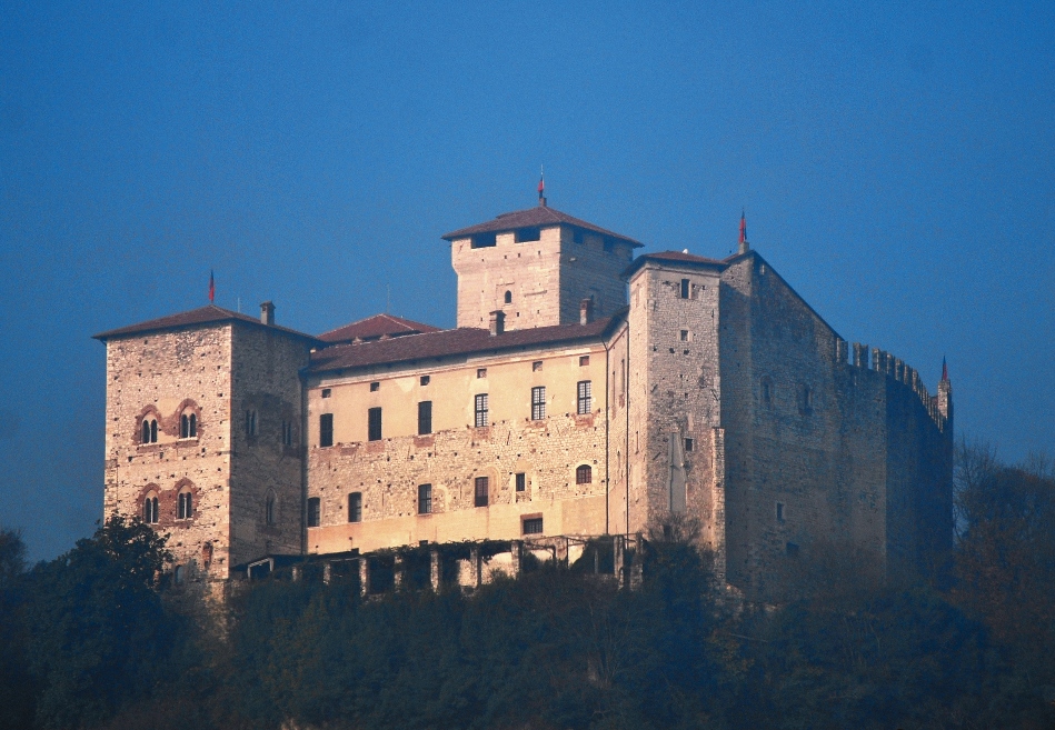 Rocca Borromeo . Angera (VA) - clicca sull'immagine per la scheda