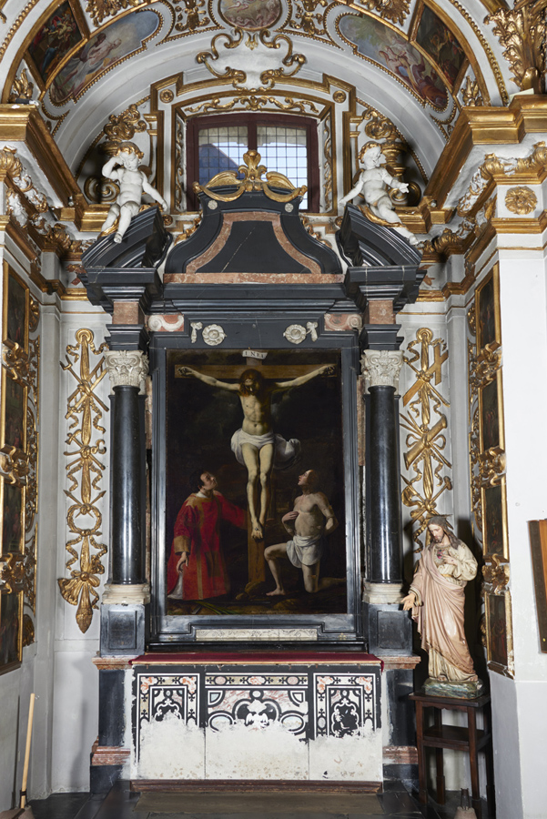 Novate Mezzola, chiesa della Santissima Trinità, altare del Crocifisso