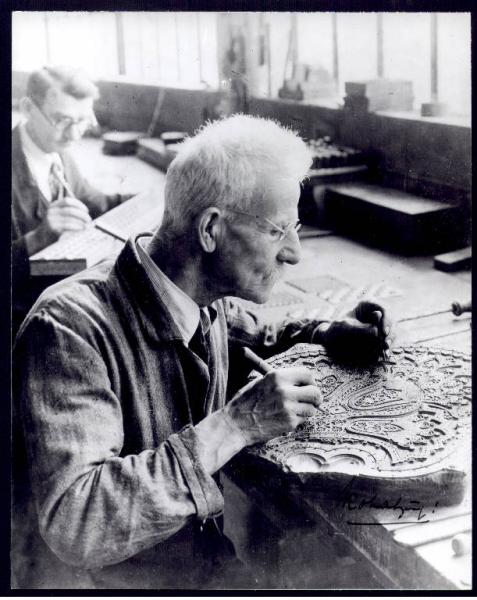 Cotonificio Cantoni-Saronno - interno - incisore al lavoro