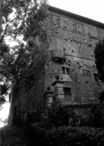Castello di Montecalvo Versiggia