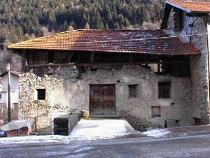 Edificio rurale in Via Rasica n. 1