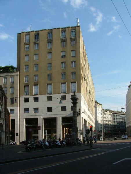 Edifici per negozi, uffici e abitazioni, Palazzo Donini - complesso
