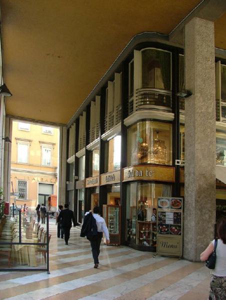 Edifici per negozi, uffici e abitazioni, Palazzo Donini - complesso