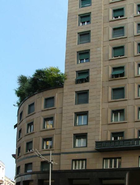 Edificio a torre per uffici e abitazioni "Torre Snia Viscosa"