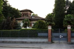 Villa Via Gerolamo Borgazzi 50