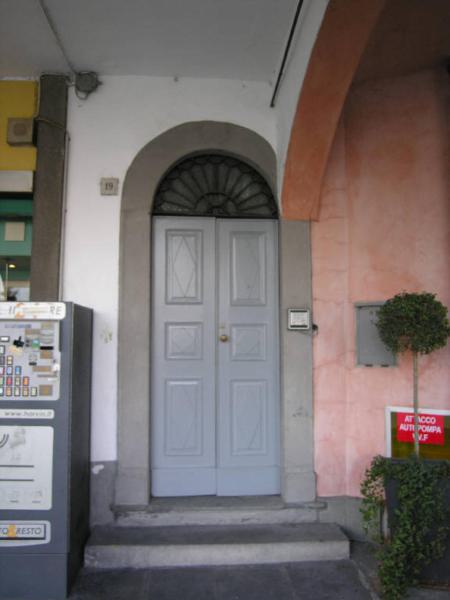 Casa Piazza XIII Martiri 18