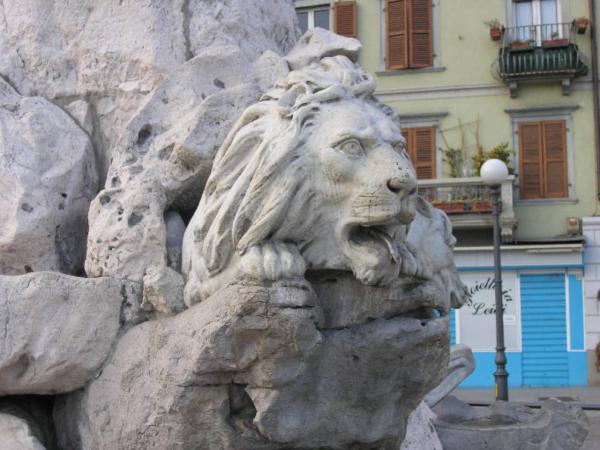 Fontana di Piazza XIII Martiri