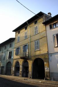 Casa Via Locatelli 12