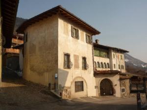 Casa Via Locatelli 25
