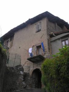 Casa Via Monti 11