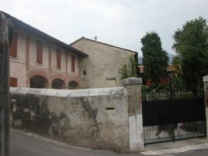 Villa Via Fratelli Tolotti 54