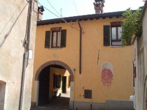 Casa Via San Rocco 18