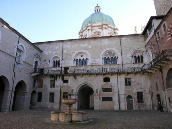 Palazzo Broletto - complesso