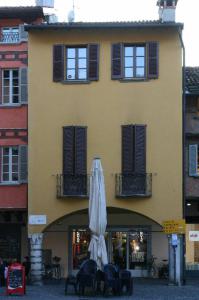 Casa Piazza San Fedele 12