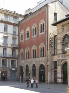 Palazzo della Banca Rasini (ex)
