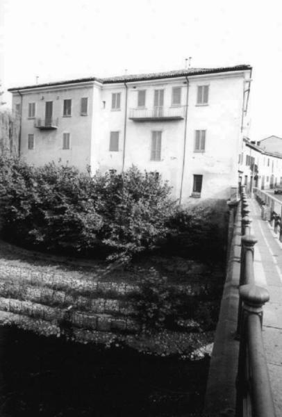 Casa Via Cesare Battisti 56