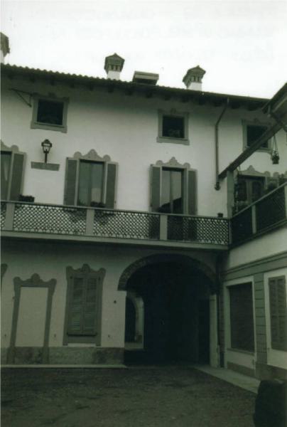 Casa Via Felice Cavallotti 18