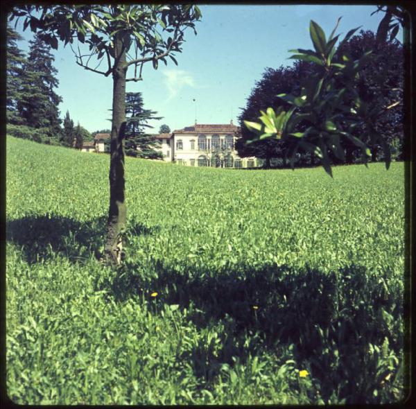 Villa Cazzola - complesso