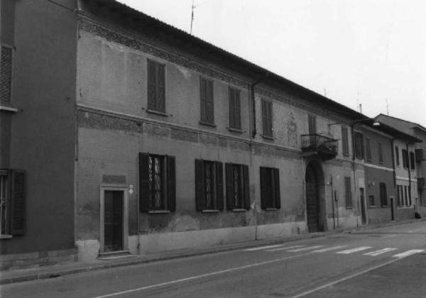 Villa Cambiaghi, Butti